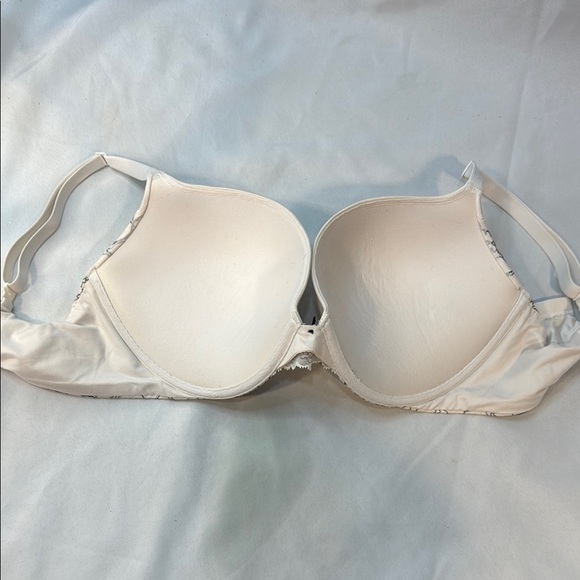 VS Body by Victoria Push-Up White Lace Underwire Bra, Size 34 DDD, Preowned - Picture 7 of 12